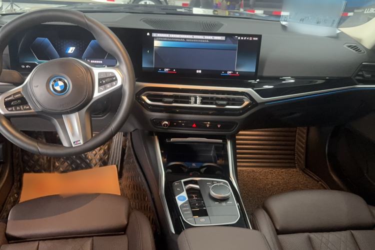 Used BMW i3 2022 eDrive 35 L Interior 3