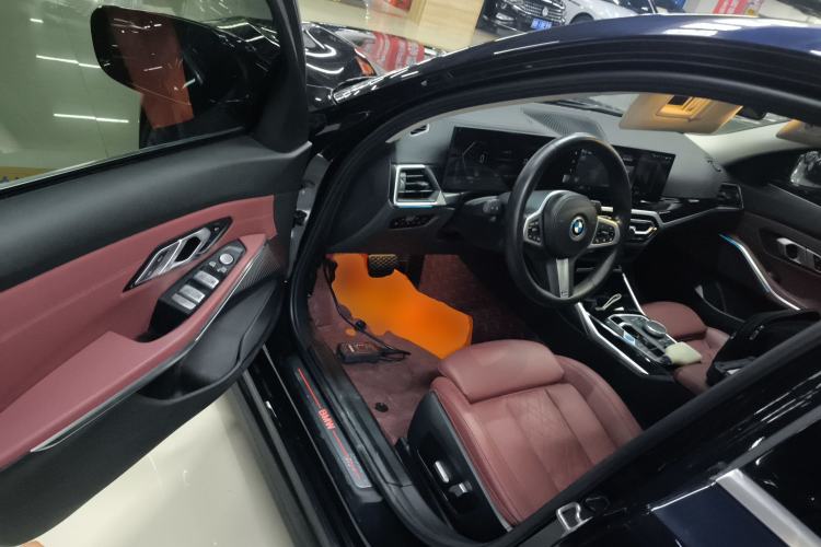 Used BMW i3 2022 eDrive 35 L Interior 3