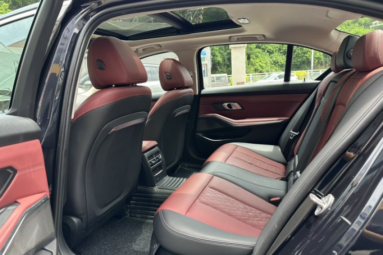 Used BMW i3 2022 eDrive 35 L Interior 3