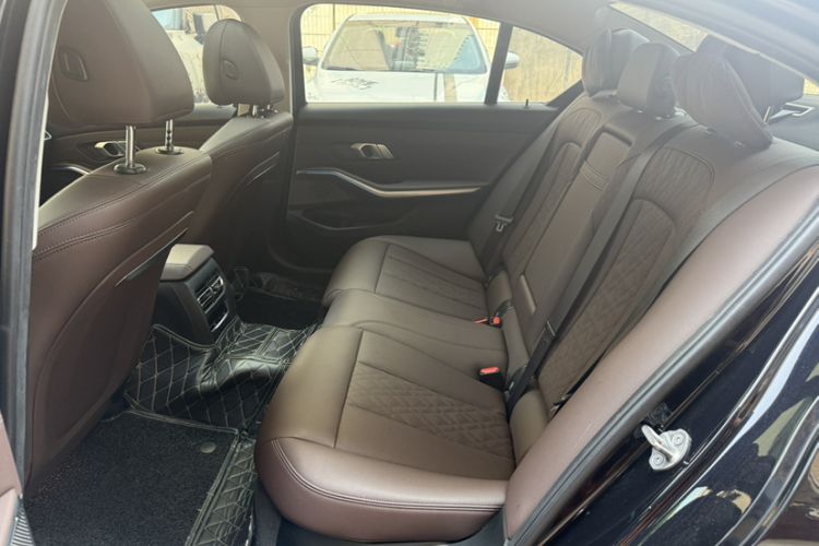 Used BMW i3 2022 eDrive 35 L Interior 3
