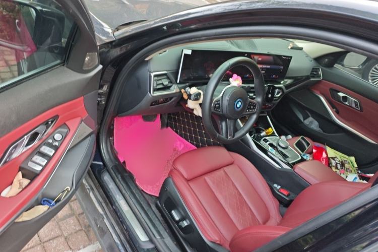 Used BMW i3 2022 eDrive 35 L Interior 3