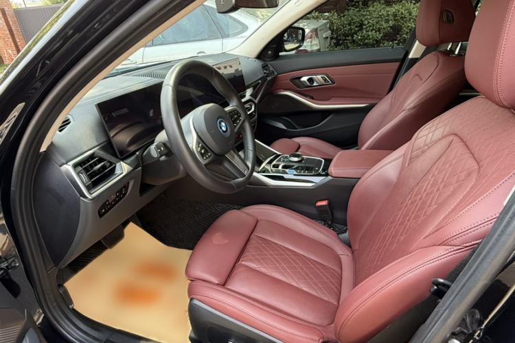 Used BMW i3 2022 eDrive 35 L Interior 3