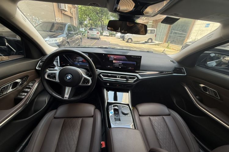 Used BMW i3 2022 eDrive 35 L Interior 4