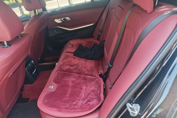 Used BMW i3 2022 eDrive 35 L Interior 4