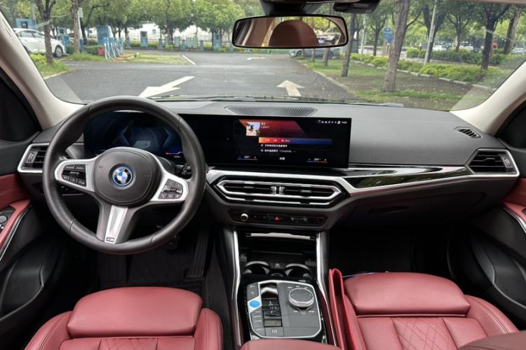 Used BMW i3 2022 eDrive 35 L Interior 4