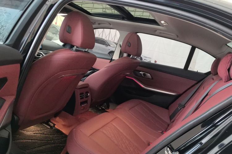 Used BMW i3 2022 eDrive 35 L Interior 4