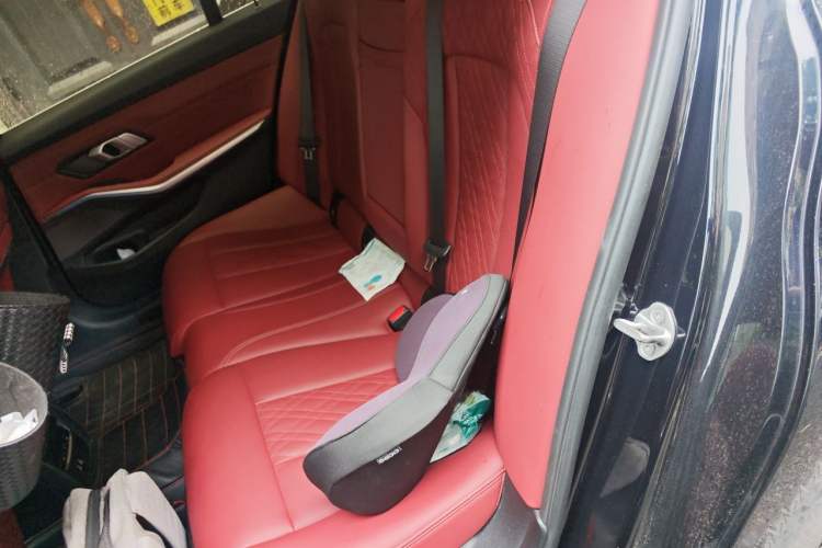 Used BMW i3 2022 eDrive 35 L Interior 4