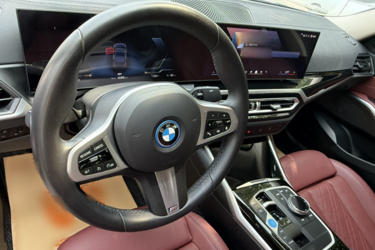 Used BMW i3 2022 eDrive 35 L Interior 4