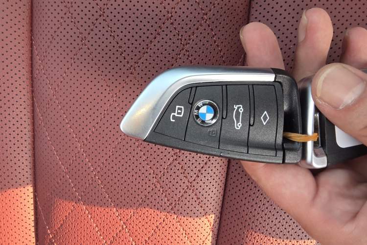 Used BMW i3 2022 eDrive 35 L Interior 5