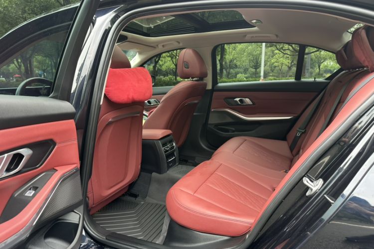Used BMW i3 2022 eDrive 35 L Interior 5