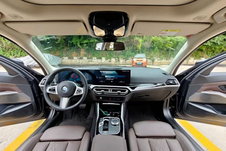 Used BMW i3 2022 eDrive 35 L Interior 5
