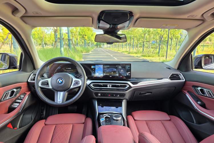 Used BMW i3 2022 eDrive 35 L Interior 6