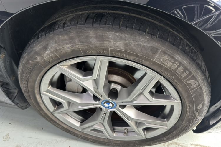 Used BMW i3 2022 eDrive 35 L Interior 6