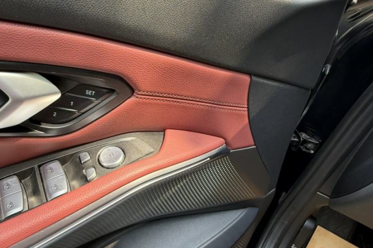Used BMW i3 2022 eDrive 35 L Interior 6
