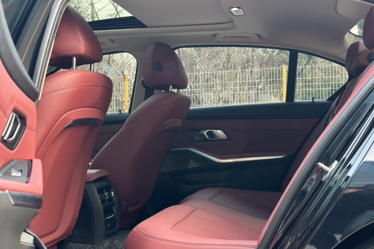 Used BMW i3 2022 eDrive 35 L Interior 7