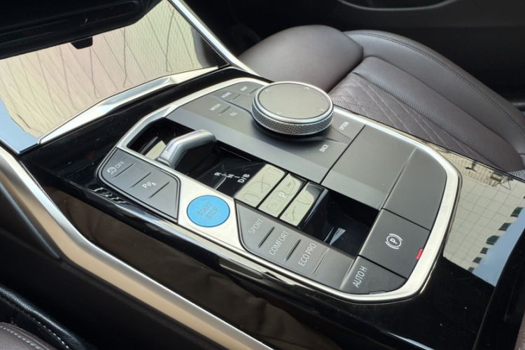 Used BMW i3 2022 eDrive 35 L Interior 7