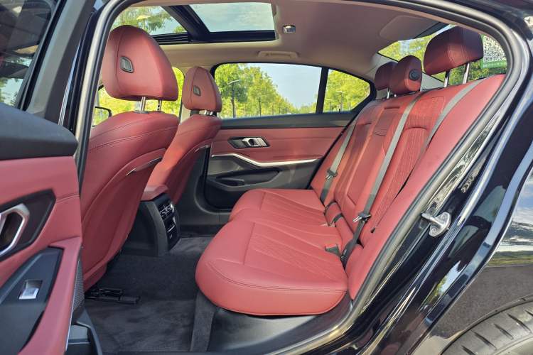 Used BMW i3 2022 eDrive 35 L Interior 8