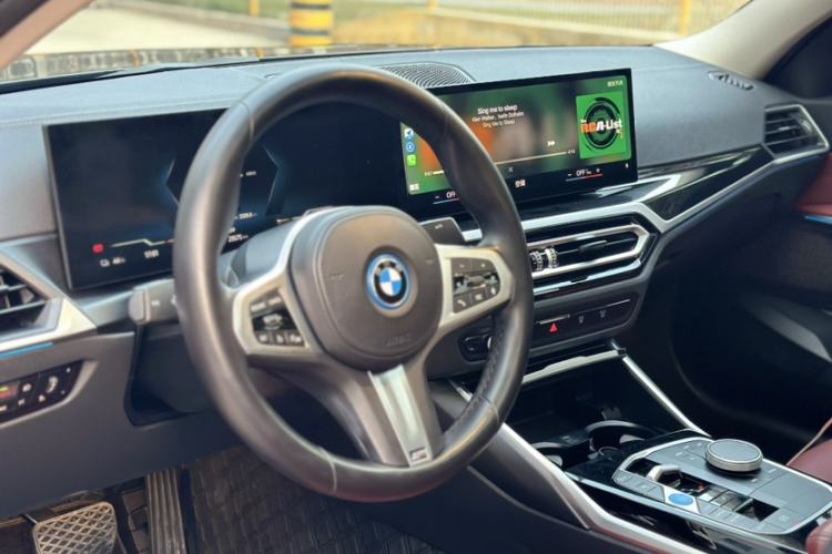 Used BMW i3 2022 eDrive 35 L Interior 8
