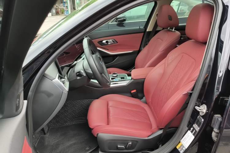 Used BMW i3 2022 eDrive 35 L Left Front Seat