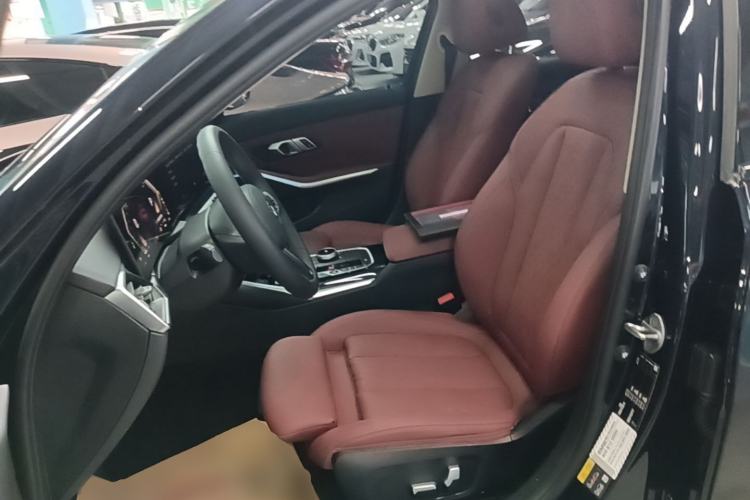 Used BMW i3 2022 eDrive 35 L Left Front Seat