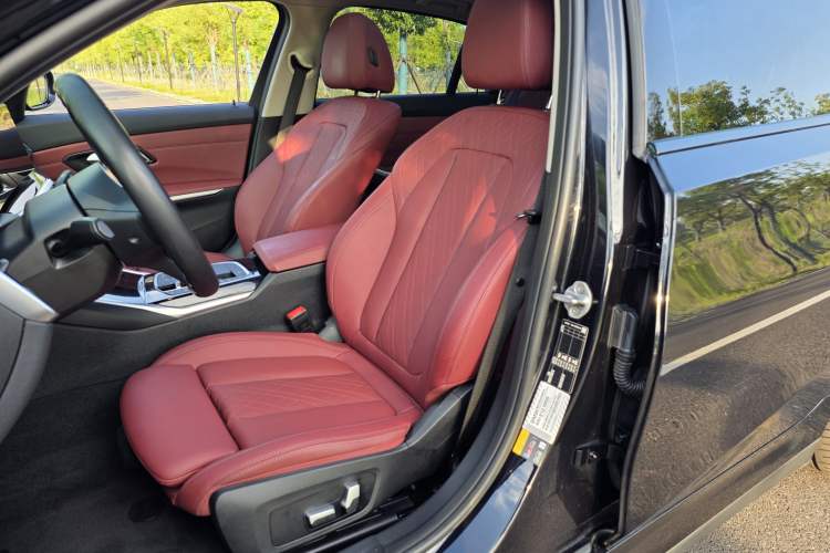 Used BMW i3 2022 eDrive 35 L Left Front Seat