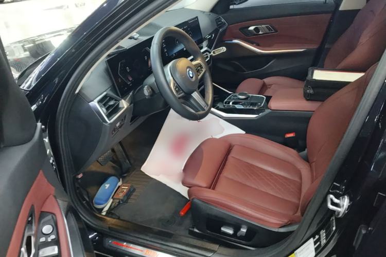 Used BMW i3 2022 eDrive 35 L Left Front Seat