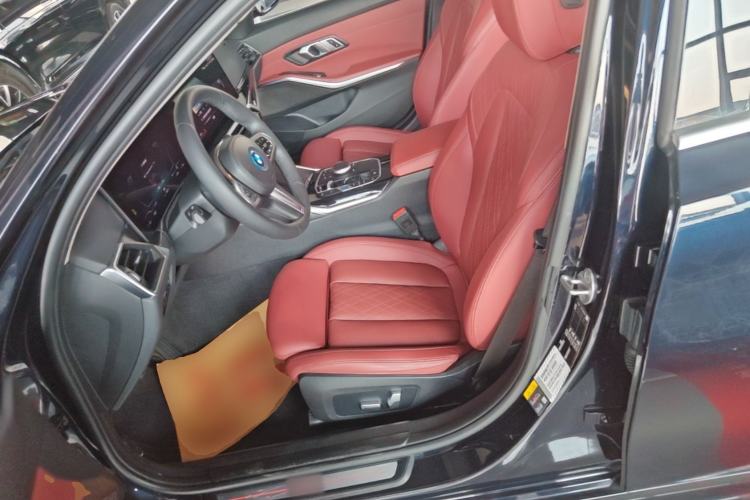Used BMW i3 2022 eDrive 35 L Left Front Seat