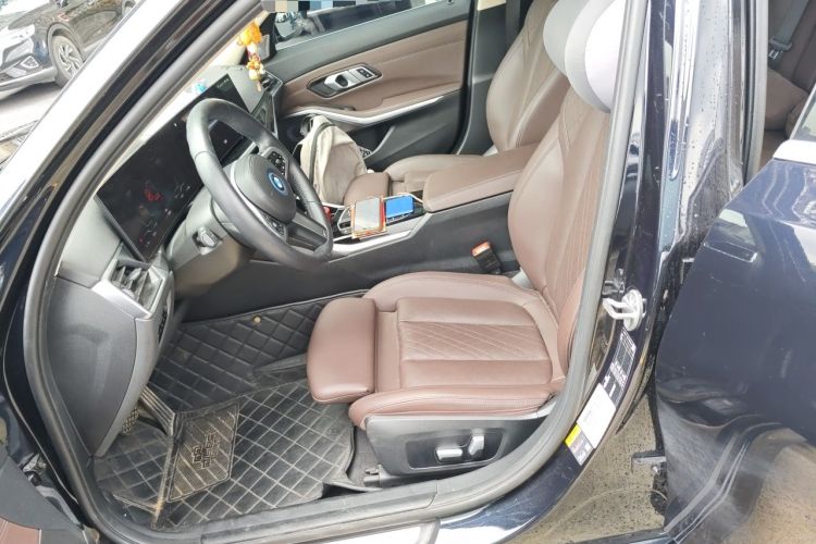 Used BMW i3 2022 eDrive 35 L Left Front Seat