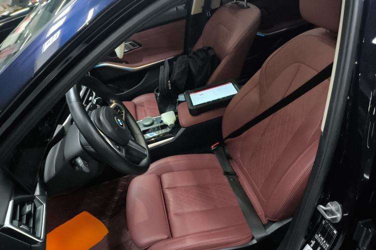 Used BMW i3 2022 eDrive 35 L Left Front Seat