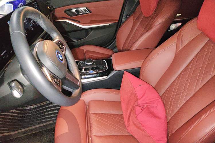 Used BMW i3 2022 eDrive 35 L Left Front Seat