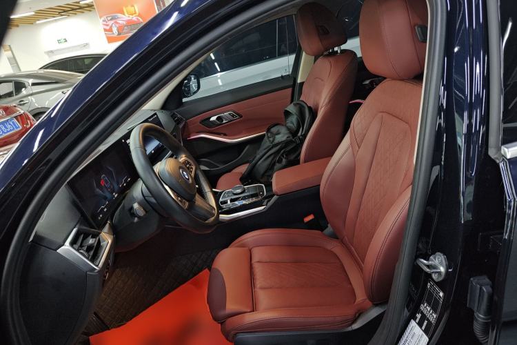 Used BMW i3 2022 eDrive 35 L Left Front Seat