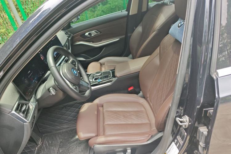 Used BMW i3 2022 eDrive 35 L Left Front Seat