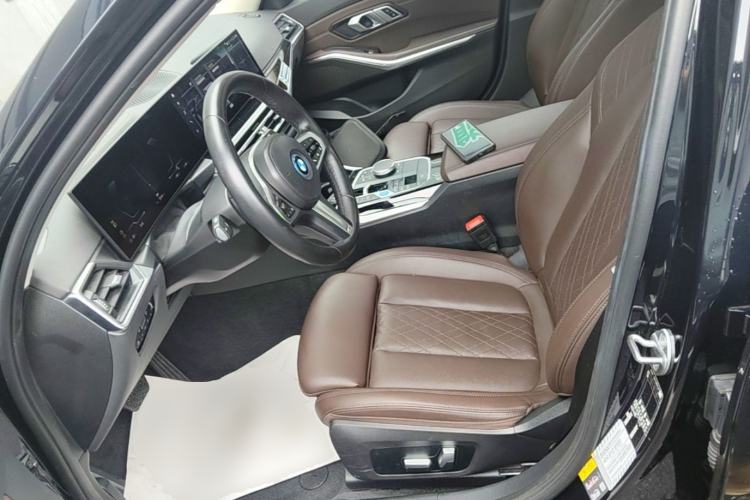 Used BMW i3 2022 eDrive 35 L Left Front Seat