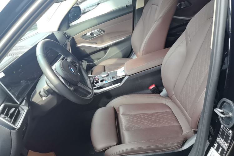 Used BMW i3 2022 eDrive 35 L Left Front Seat
