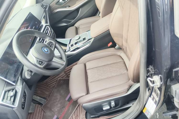 Used BMW i3 2022 eDrive 35 L Left Front Seat
