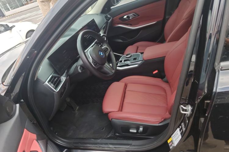 Used BMW i3 2022 eDrive 35 L Left Front Seat
