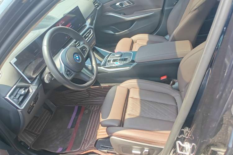 Used BMW i3 2022 eDrive 35 L Left Front Seat