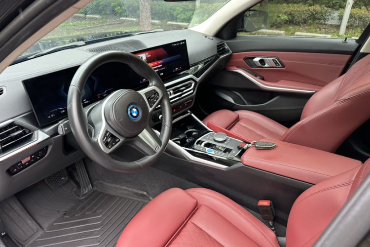 Used BMW i3 2022 eDrive 35 L Left Front Seat