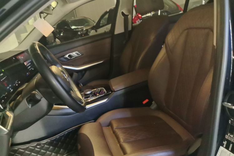 Used BMW i3 2022 eDrive 35 L Left Front Seat