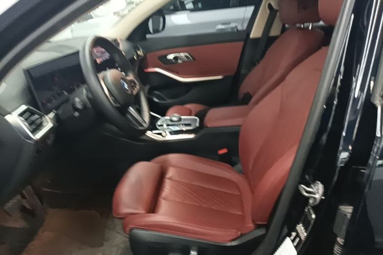 Used BMW i3 2022 eDrive 35 L Left Front Seat