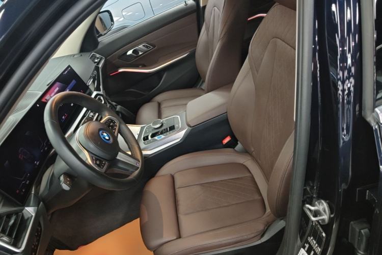 Used BMW i3 2022 eDrive 35 L Left Front Seat