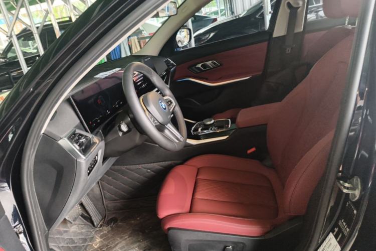 Used BMW i3 2022 eDrive 35 L Left Front Seat