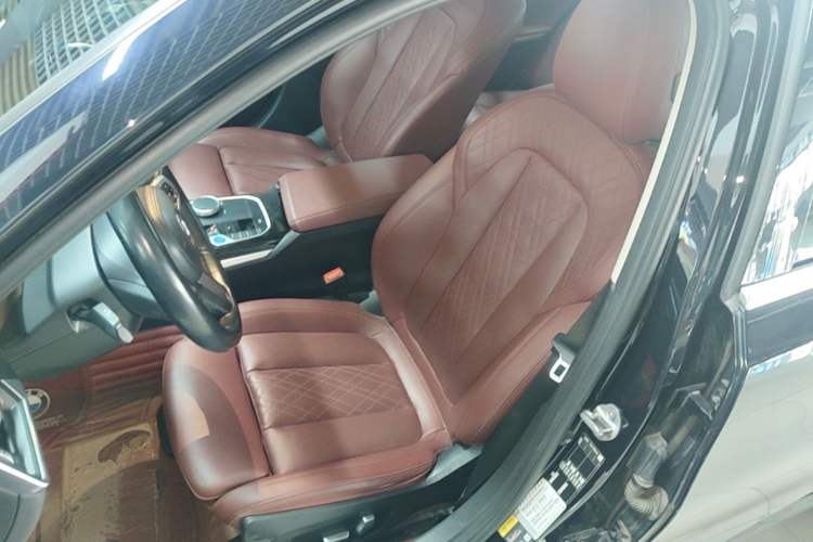 Used BMW i3 2022 eDrive 35 L Left Front Seat