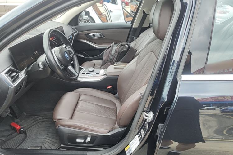 Used BMW i3 2022 eDrive 35 L Left Front Seat