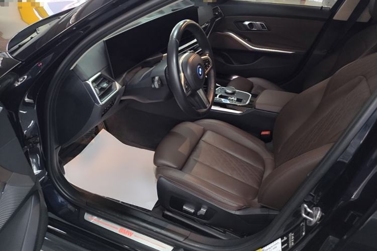 Used BMW i3 2022 eDrive 35 L Left Front Seat