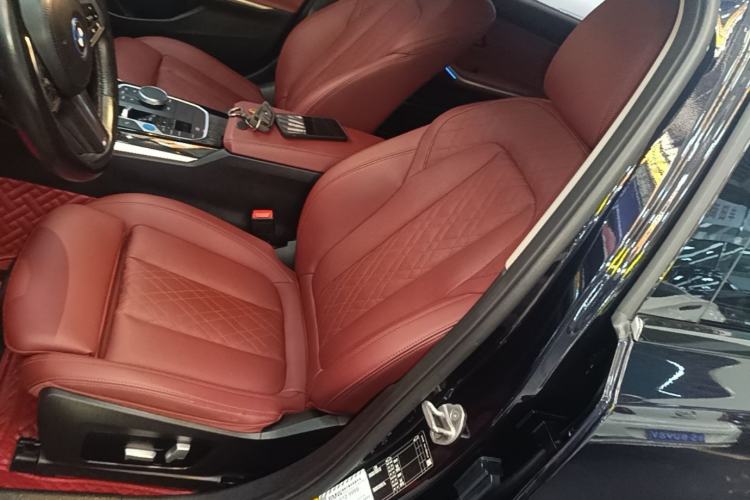 Used BMW i3 2022 eDrive 35 L Left Front Seat