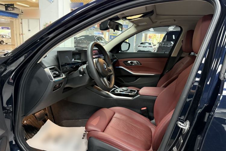 Used BMW i3 2022 eDrive 35 L Left Front Seat