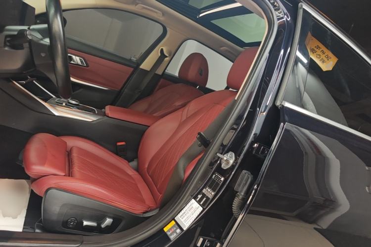 Used BMW i3 2022 eDrive 35 L Left Front Seat
