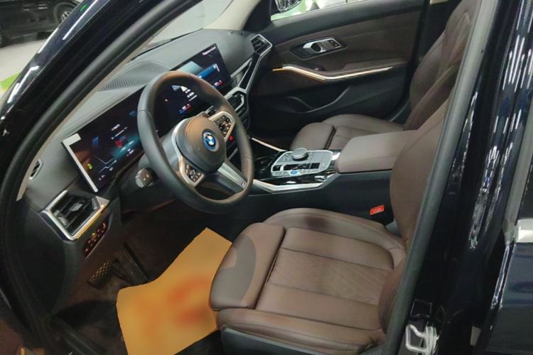 Used BMW i3 2022 eDrive 35 L Left Front Seat
