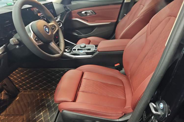 Used BMW i3 2022 eDrive 35 L Left Front Seat